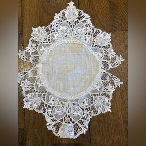 Vintage Handmade Elegant White Lace Table Runner
